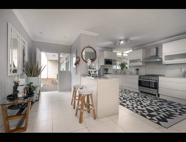 3 BEDROOM SIMPLEX FOR SALE IN LA LUCIA